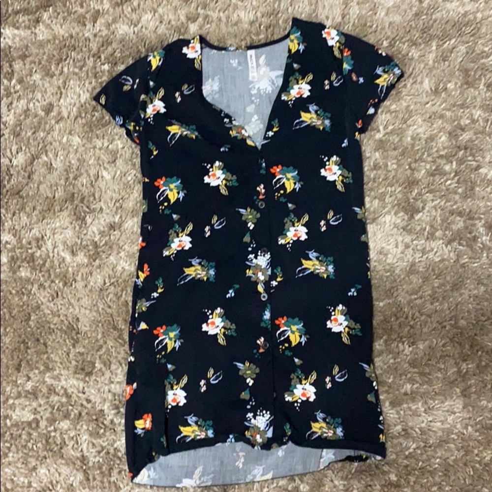 A dress with many flowers